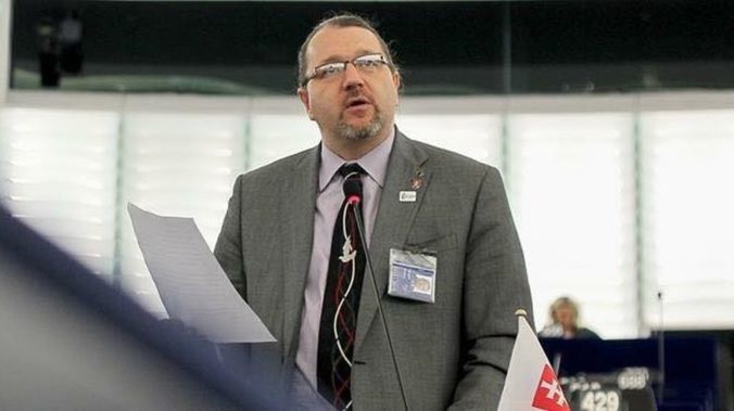 Europoslanec Branislav Škripek