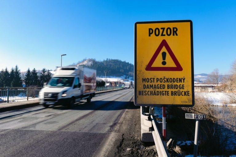 Most v Nižnej sa môže zrútiť, vyhlásili mimoriadnu situáciu