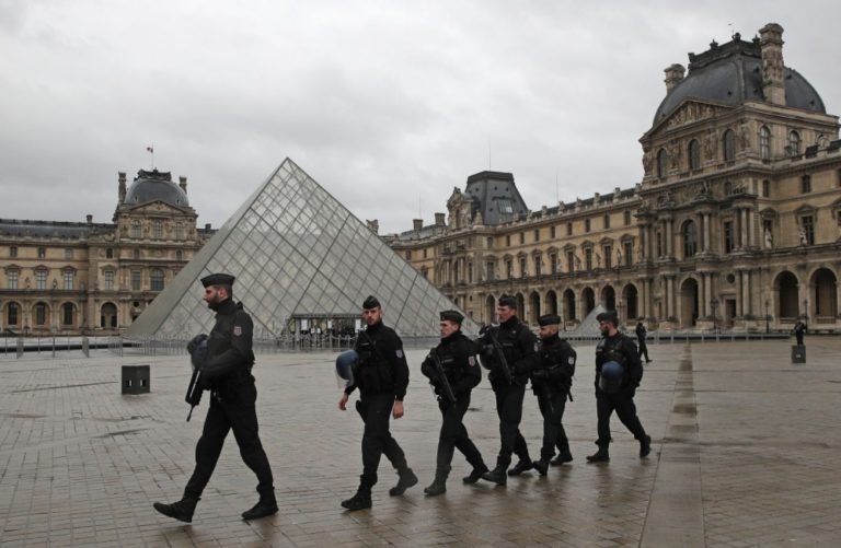 Paríž - Louvre