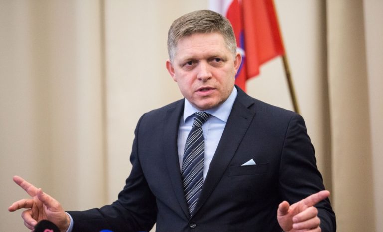 Predseda strany Smer SD Robert Fico