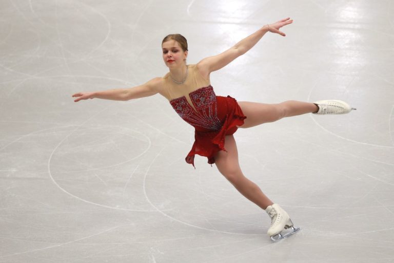 KRASOKORÈU¼OVANIE ME:  Nicole Rajièová