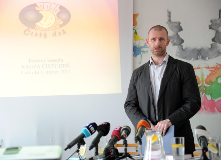 Peter Tománek
