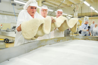 NITRA: Najvčší chlieb na Slovensku