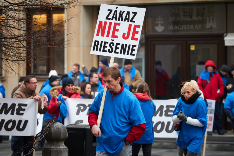 PROTEST: Proti zakázu hazardu v Bratislave