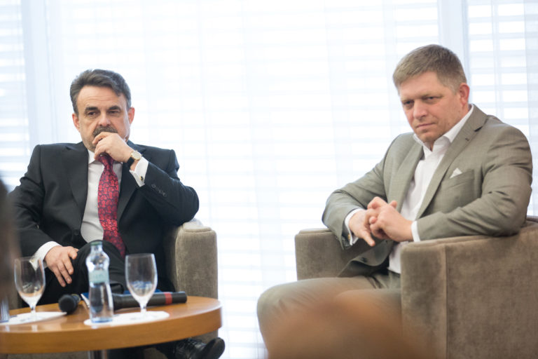 PREMIÉR: Seminár o korupcii na Slovensku