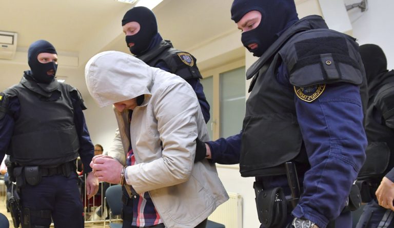 Policia rakusko.jpg