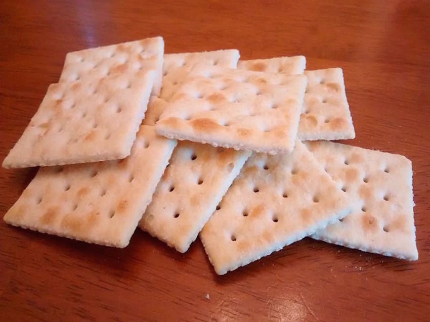 Saltines 850x637.jpg