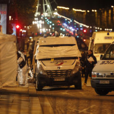 útok na Champs Élysées