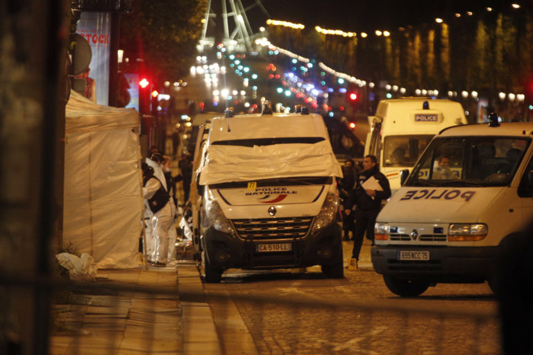 útok na Champs Élysées