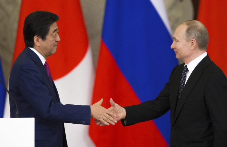 Vladimir Putin, Shinzo Abe