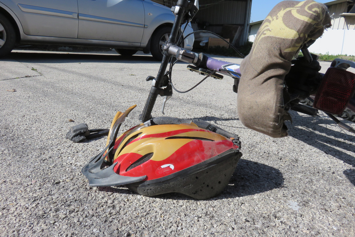 Bicykel nehoda zrazka s bicyklom cyklista