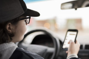 Tínedžer, šoférovanie