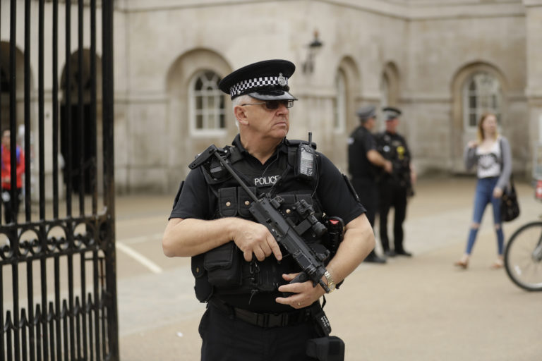 Britský policajt