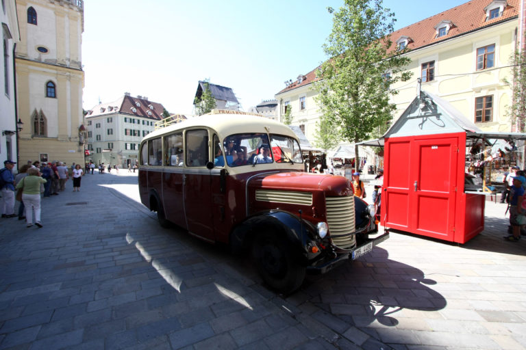 Autobus Praga RND