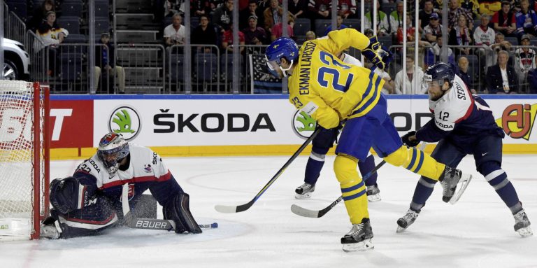 Oliver Ekman Larsson, Július Hudáček