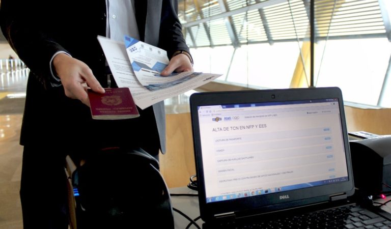 Passport barajas.jpg