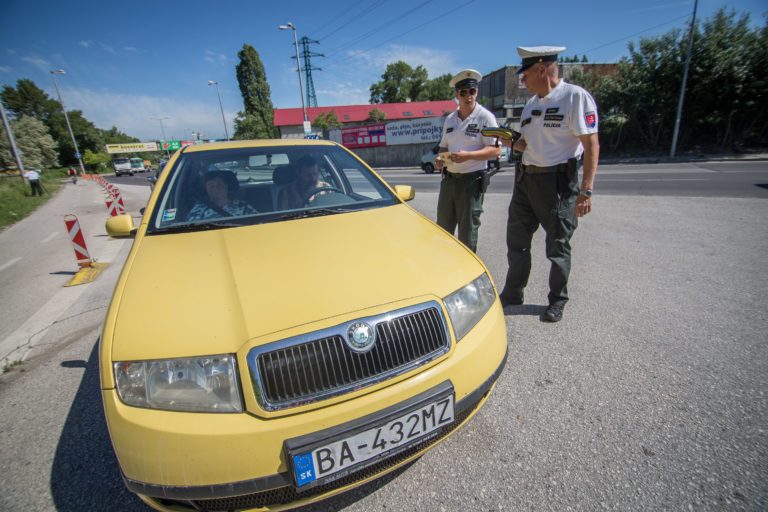 Cestná kontrola, polícia