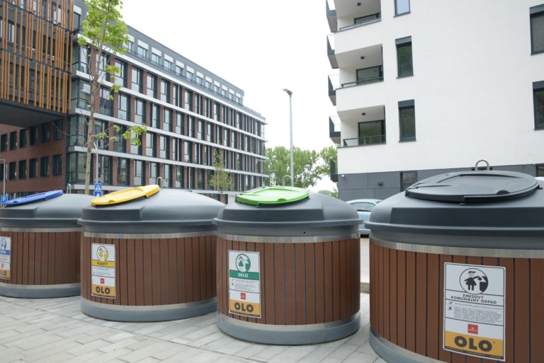 BRATISLAVA: Prvé polopodzemné kontajnery