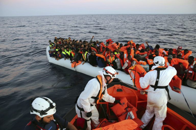 Utečenci, migranti