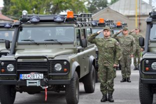 ARMÁDA: Odovzdávanie nových áut v Prešove