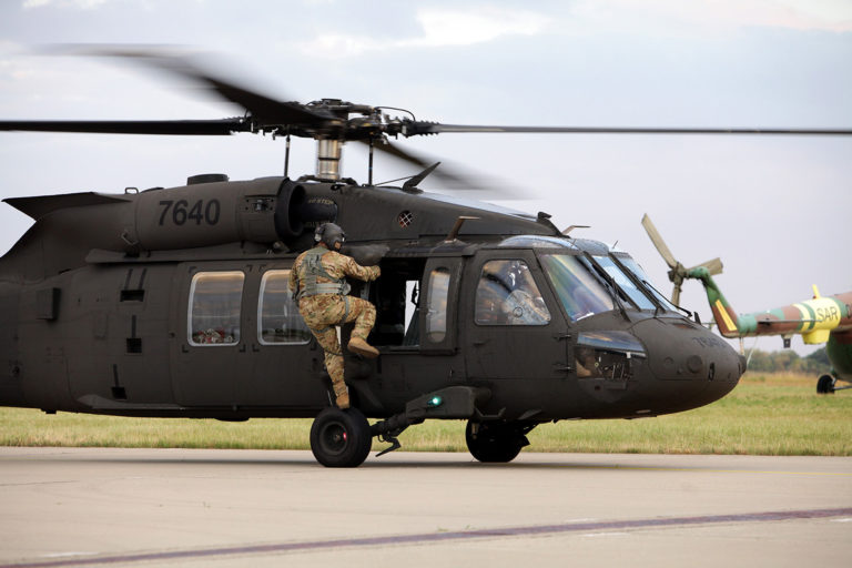 Vrtuľník UH 60M Black Hawk