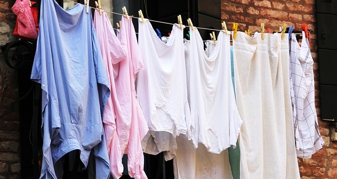 Práčku je potrebné zbaviť nečistôt.