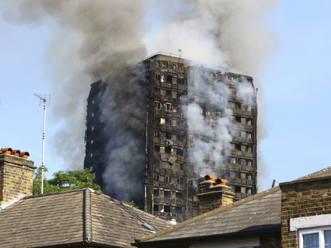Požiar výškovej budovy v Londýne