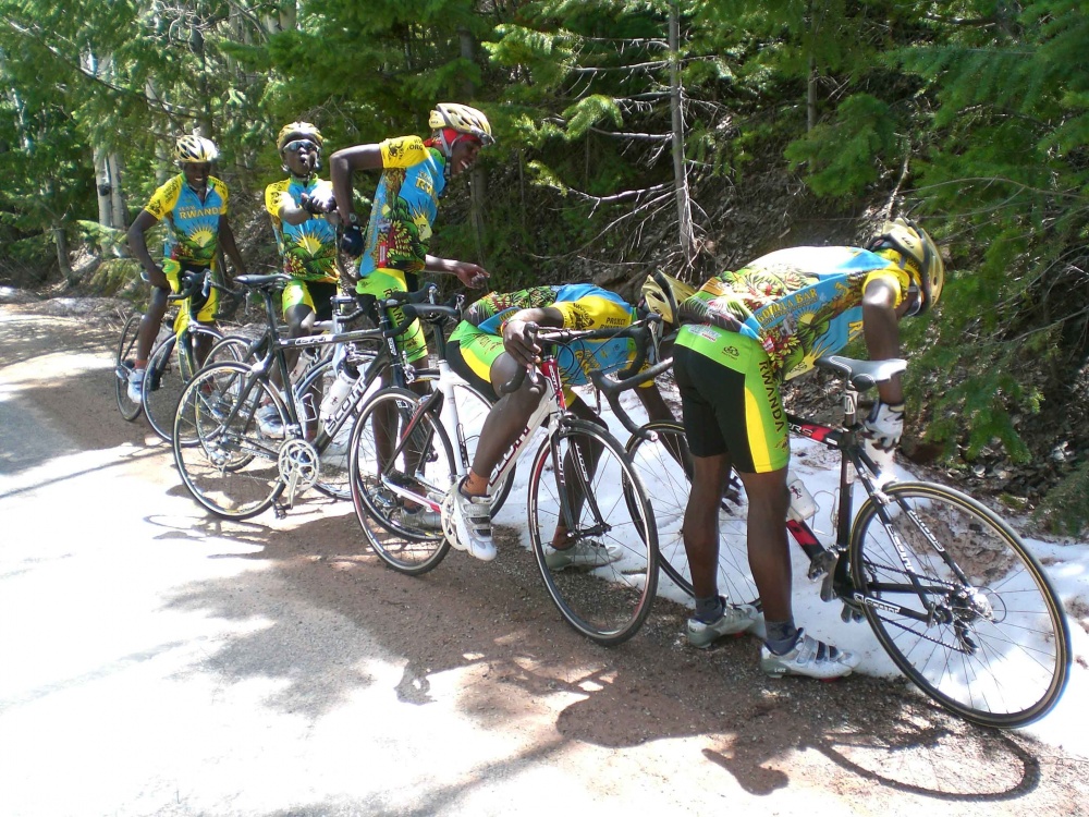 Cyklisti z rwandy.jpg