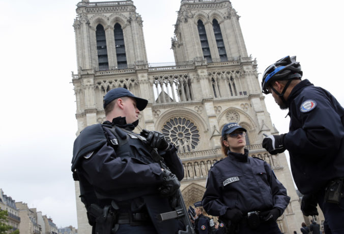 Francúzska polícia, Notre Dame, Paríž