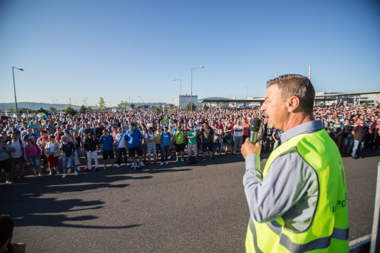 VOLKSWAGEN: Štrajk odborárov