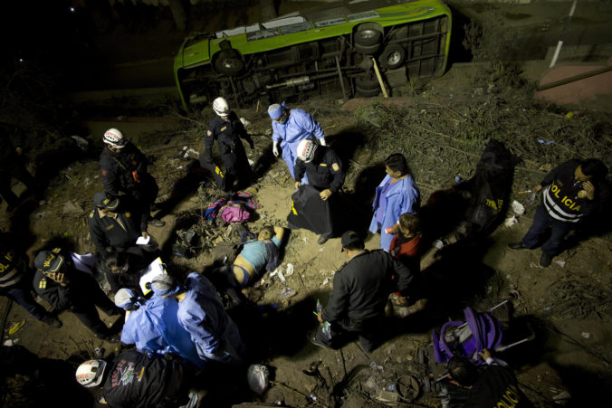 Havária autobusu v Peru
