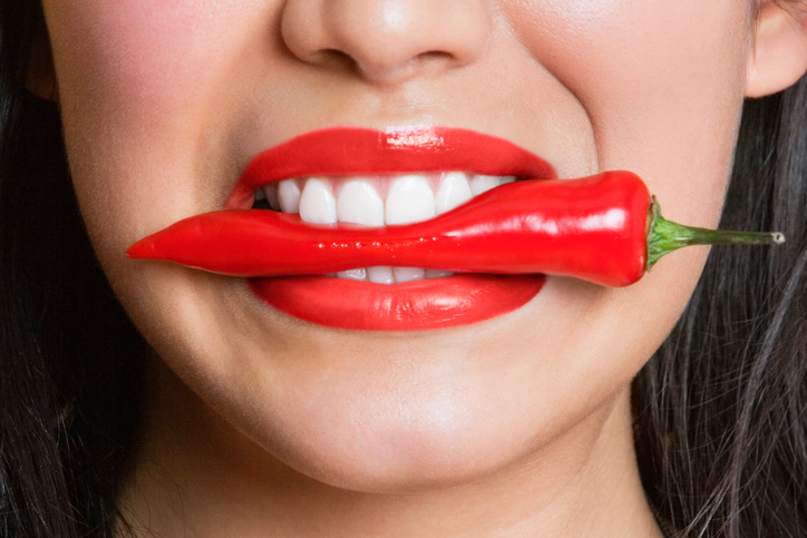 Pikantné jedlo, chilli papričky, štipľavá paprika,