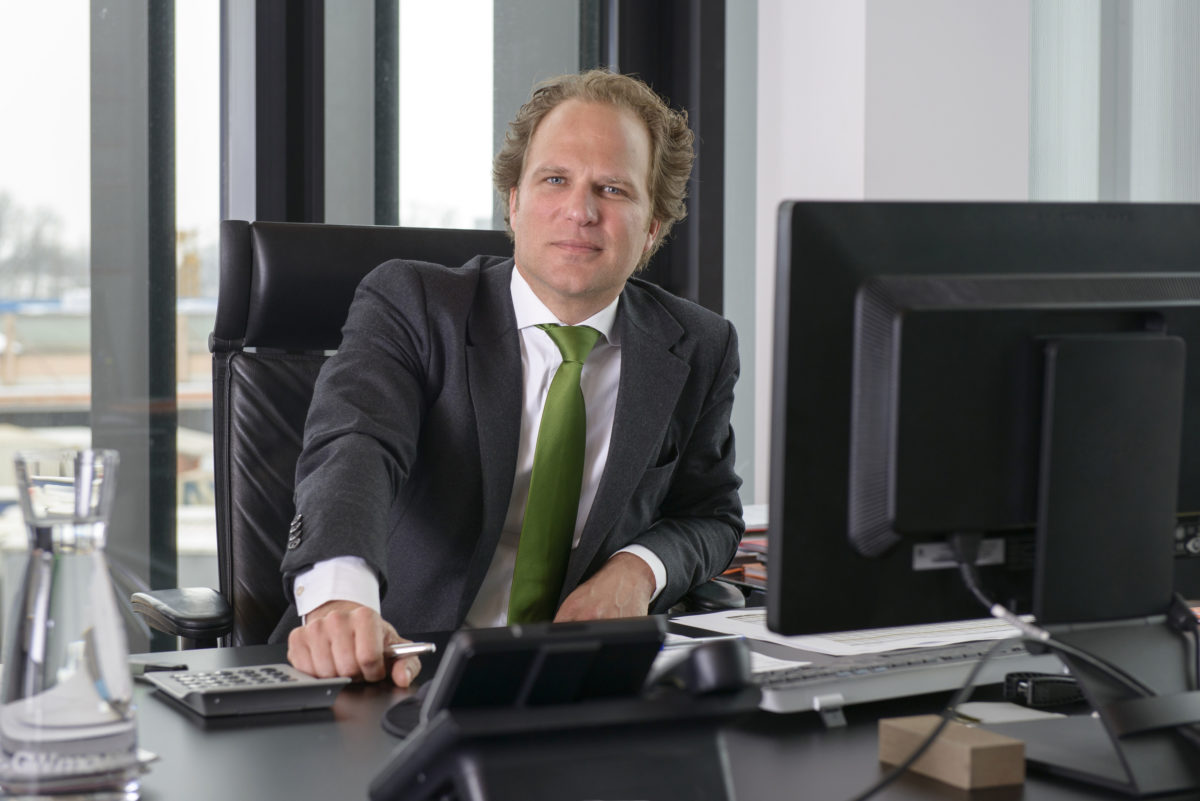 Gebrueder_weiss_heinz_senger weiss.jpg