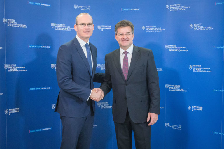 Miroslav Lajčák a Simon Coveney