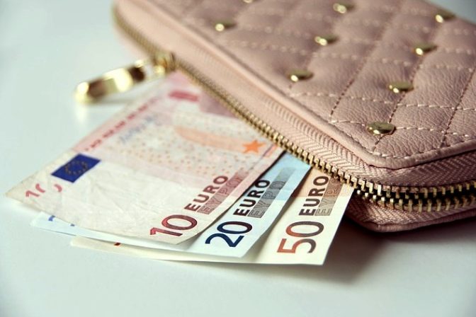 Pri zapisovaní nových údajov za vybavenie občianskeho preukazu, neplatíte.