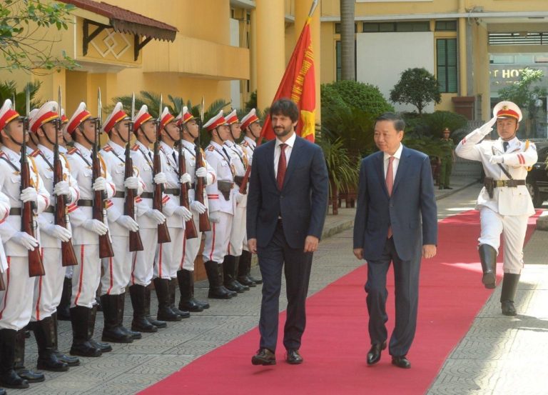 KALIŇÁK: Návšteva Vietnamu