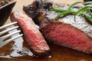 Steak, mäso, jedlo, obed, rozmarín