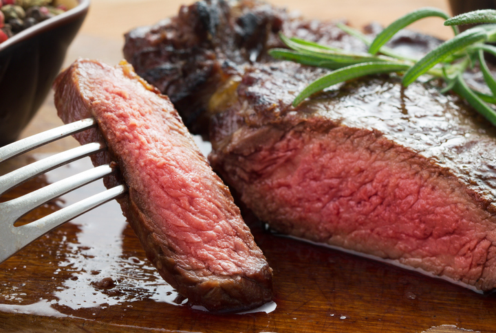 Steak, mäso, jedlo, obed, rozmarín
