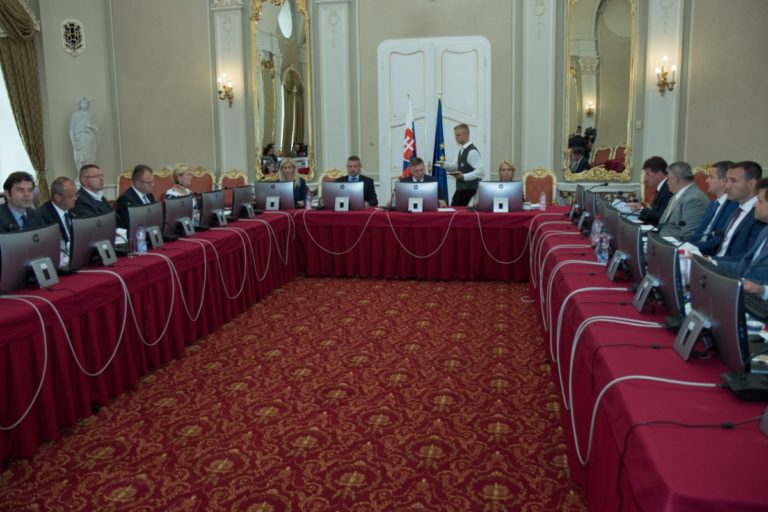 VLÁDA: Rokovanie 65. schôdze vlády SR