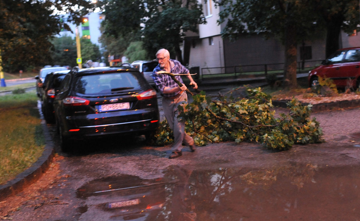 PREŠOV: Búrka s víchricou