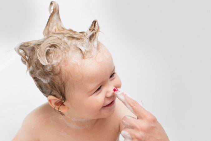 Dieťa, umývanie vlasov, vlasy
