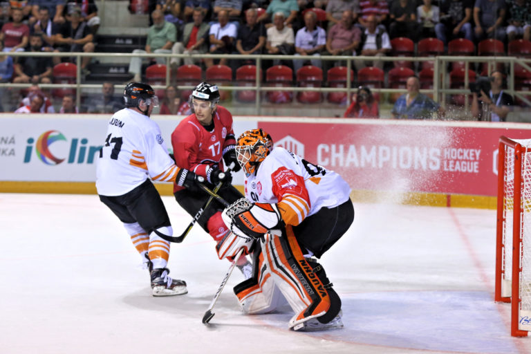HOKEJ: Banská Bystrica - Wolfsburg