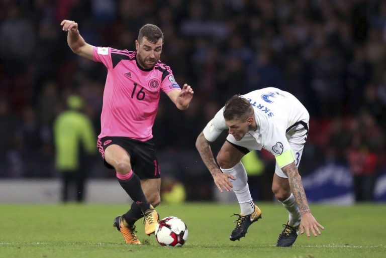 James McArthur, Martin Škrtel