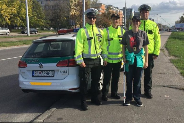 Polícia, Deň bielej palice