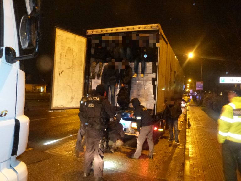 POLÍCIA: 80 utečencov odhalených