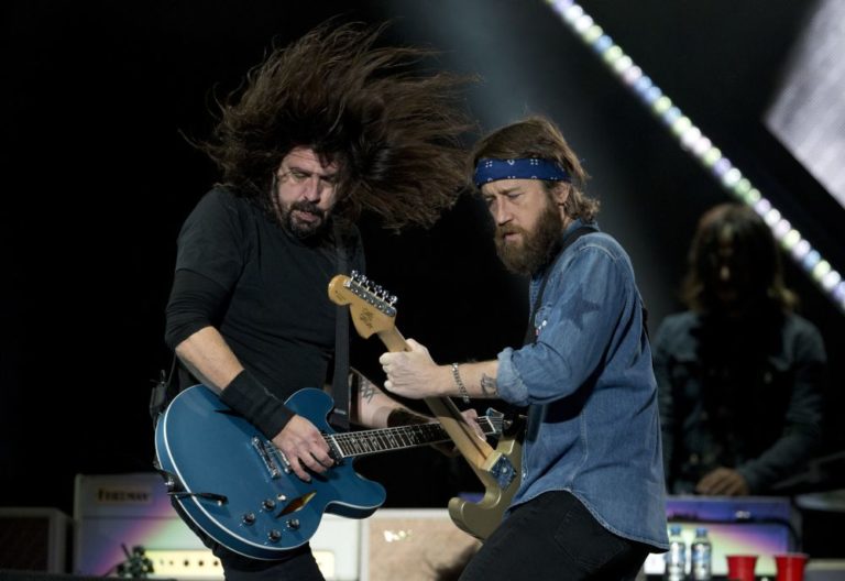 Dave Grohl, Chris Shiflett