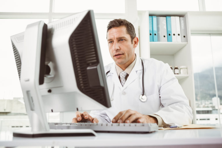 Doktor, e-health, počítač