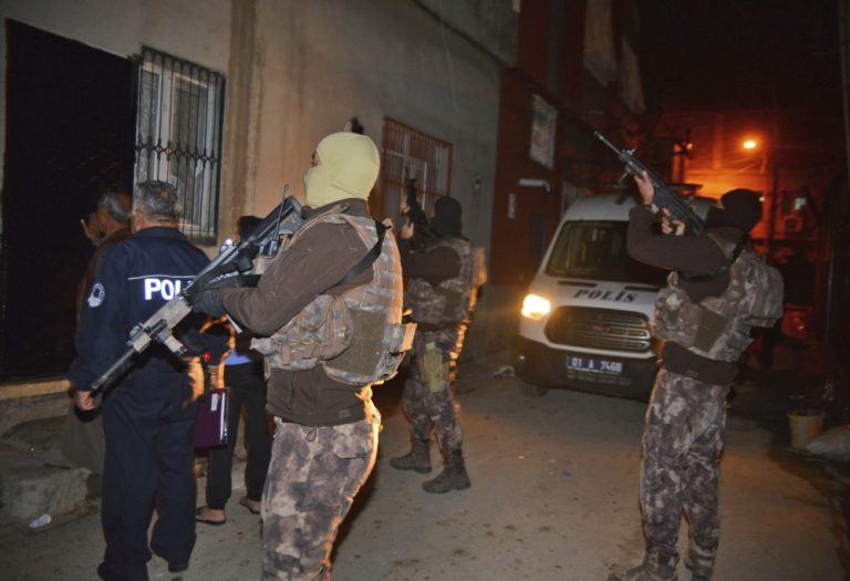 Islamsky stat turecko policia