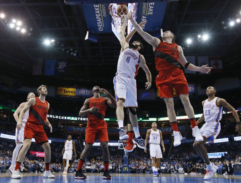 Alex Abrines, Pat Connaughton