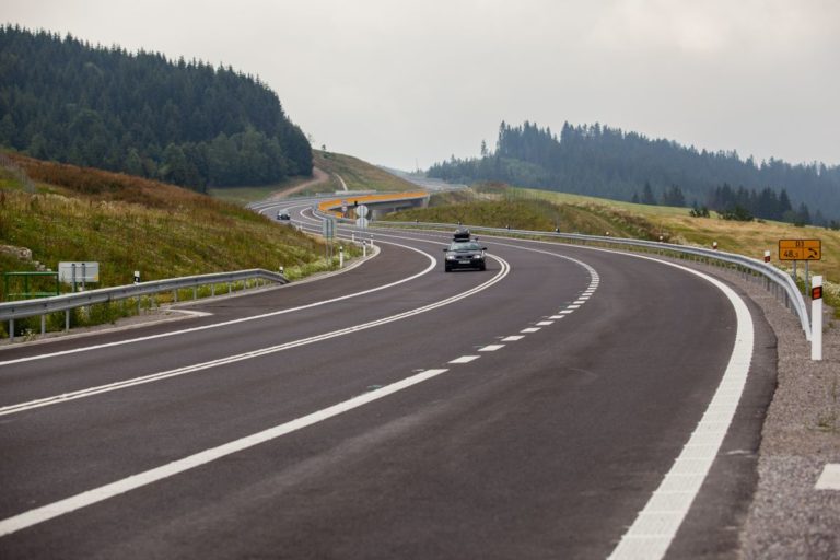 Diaľnice a rýchlostné cesty